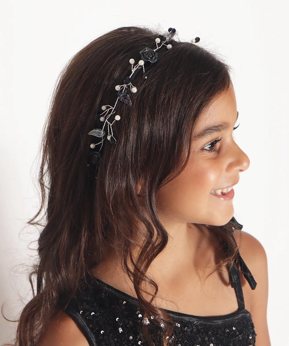 קשת לשיער "אמה" בצבע שחור עם פנינים